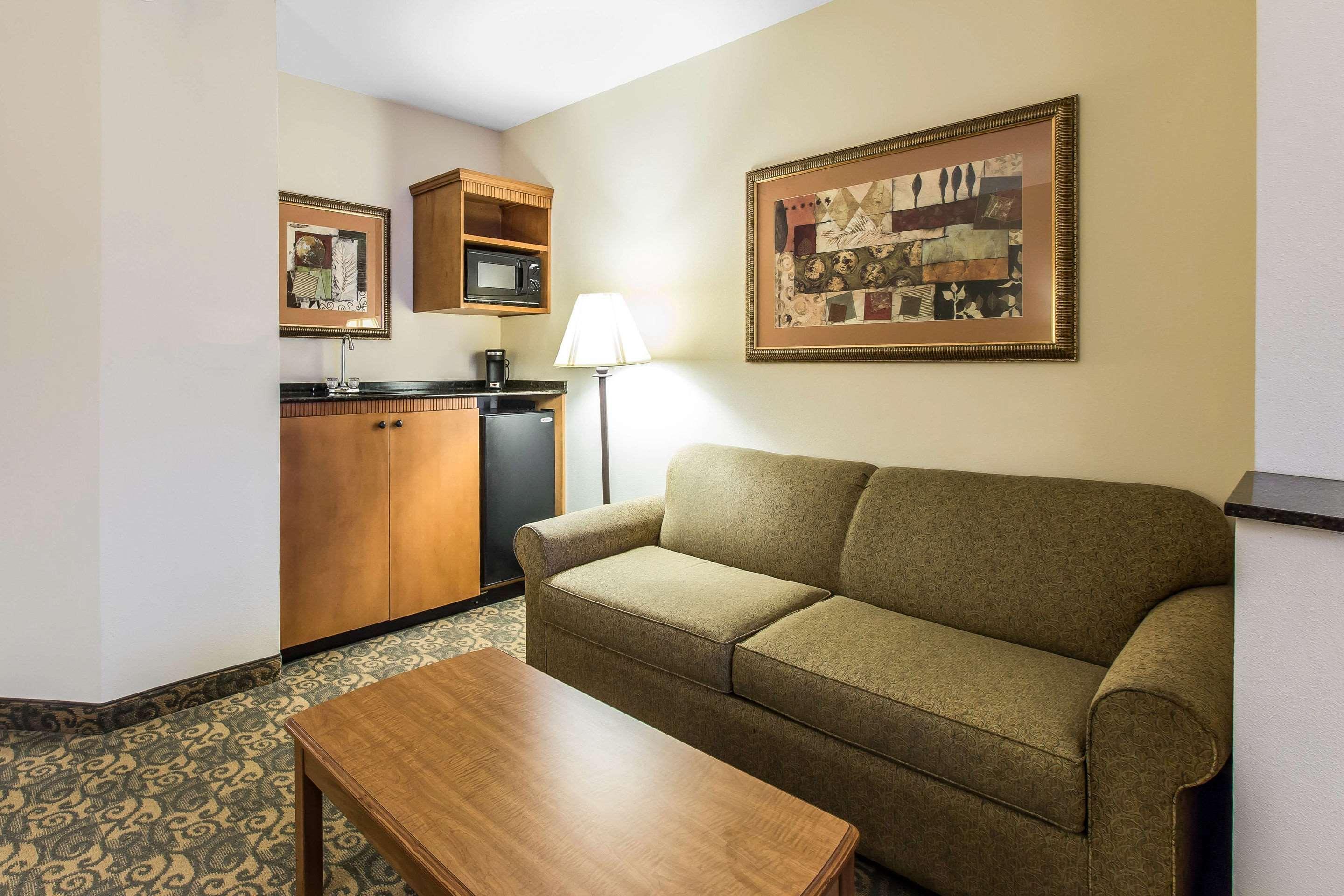 Comfort Inn & Suites Tifton Buitenkant foto