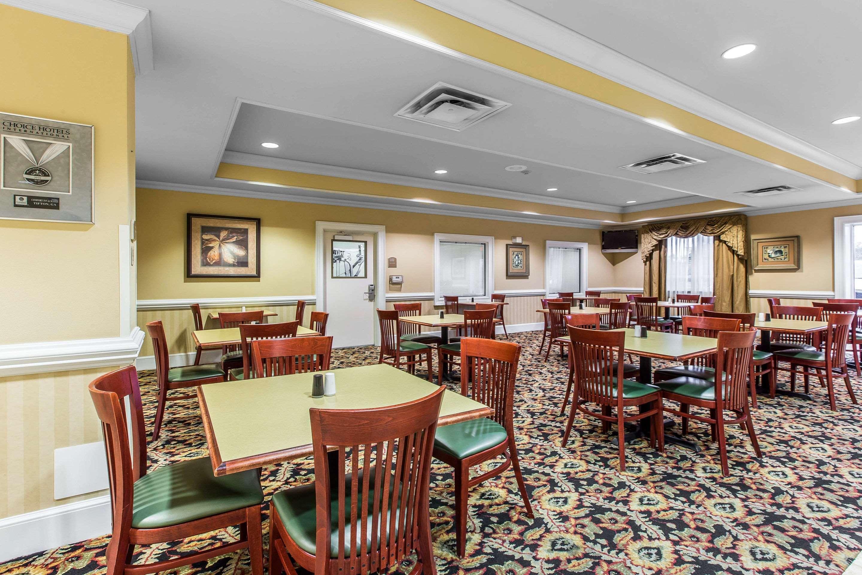 Comfort Inn & Suites Tifton Buitenkant foto