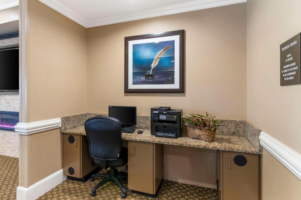 Comfort Inn & Suites Tifton Buitenkant foto