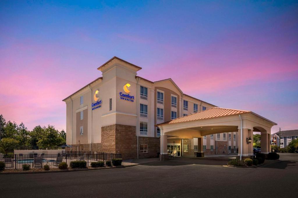 Comfort Inn & Suites Tifton Buitenkant foto