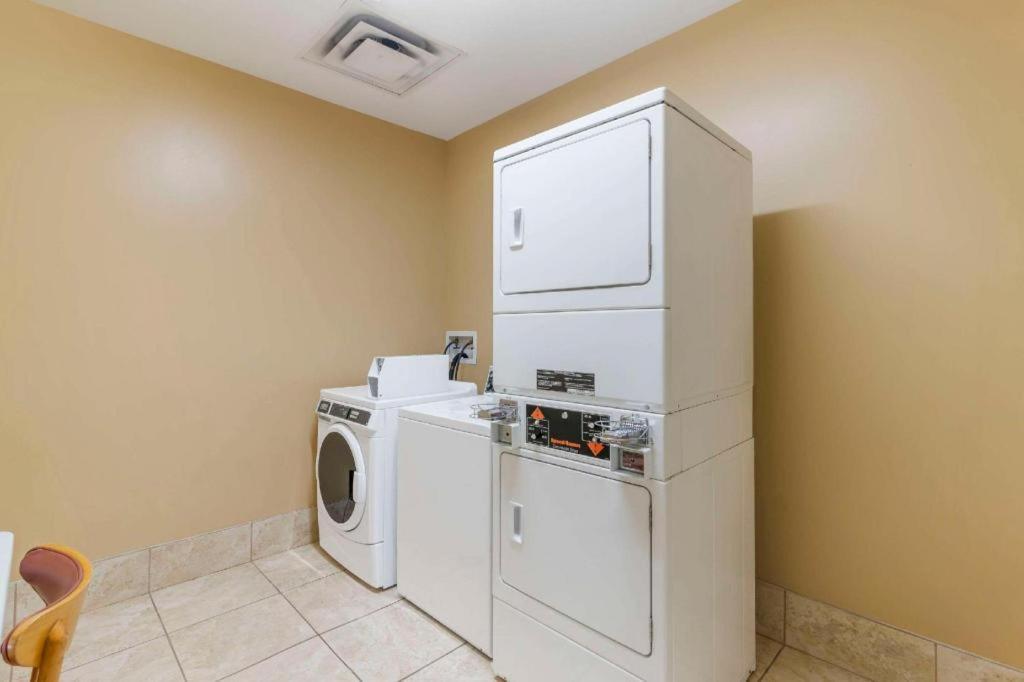 Comfort Inn & Suites Tifton Buitenkant foto